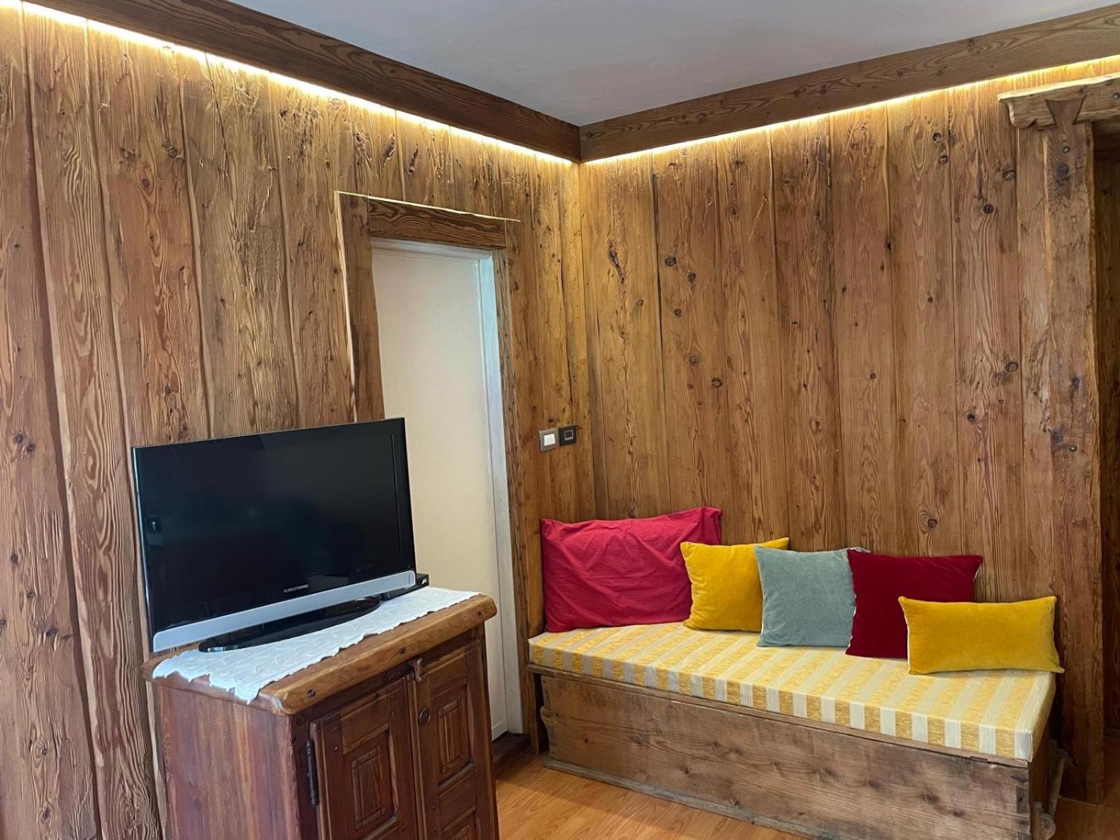 La Peiro Douco Guest House Roure Turin Exterior photo